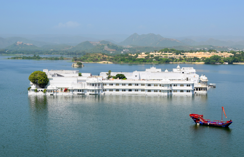 Luxury Rajasthan Tour with Taj or Oberoi Hotels